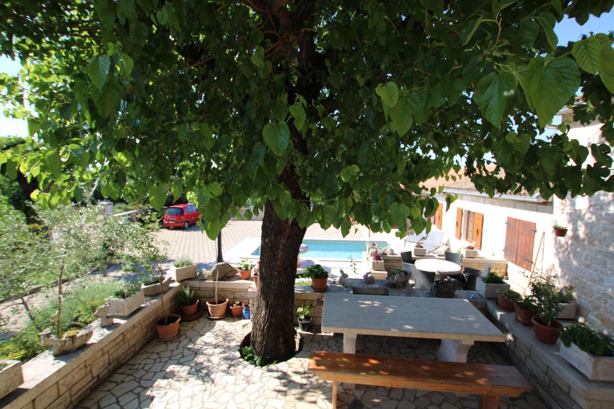 Apartments Vesna With Pool - New! Sveti Lovreč Pazenatički Esterno foto